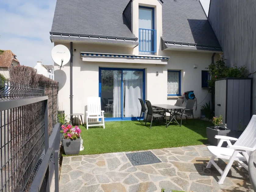 Large 2-room with courtyard. Beach and shops 150 m away! - Image 1
