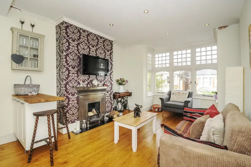 Victorian Charm in the Heart of Oxford - Image 1