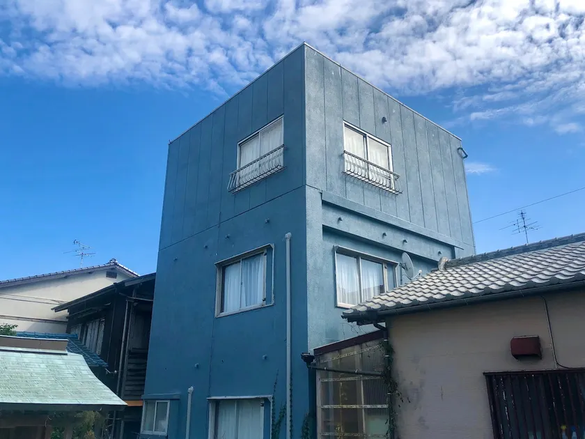 whole house rental 1 min walk to the beach, with WIFI, parking. 2 bedrooms, 2 bathrooms - Image 1