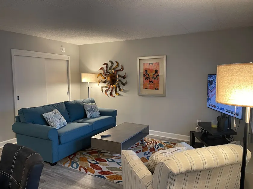 Downtown Rehoboth Beach Condo Sleeps 4 Parking - Image 1