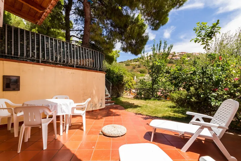 A private, bright, and secluded house - Image 1