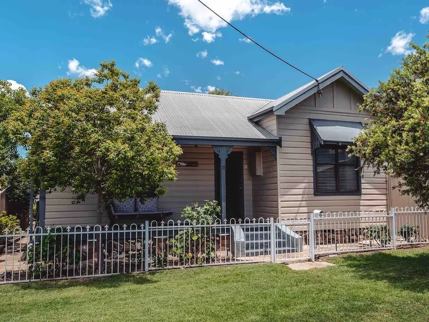 Caledonia Cottage - Image 1