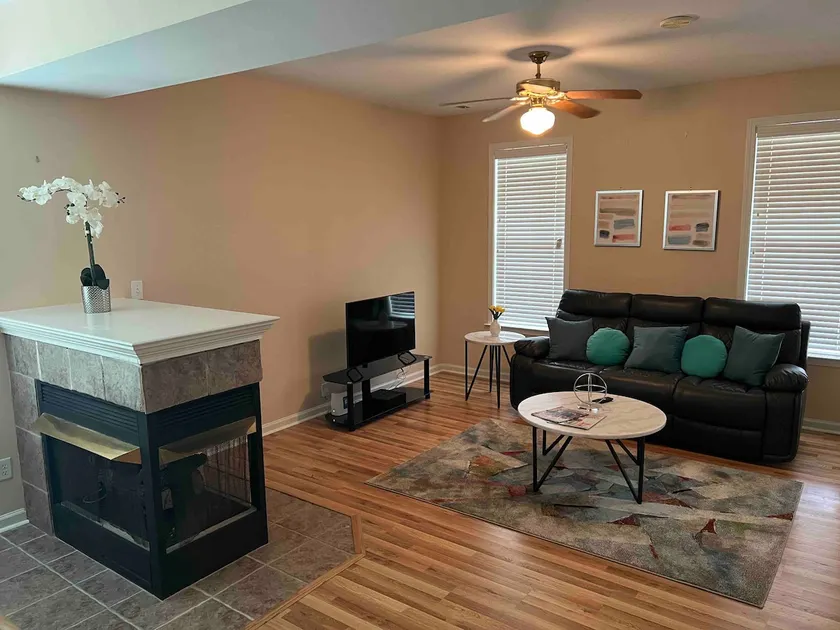 Downtown Retreat~With Worry Free Parking! - Image 1