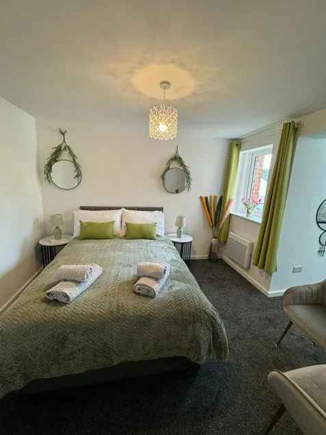 Luxury Studio Stevenage - Image 1