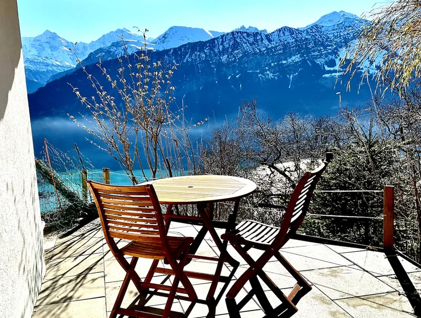 Studio with lake and mountain views - Image 1