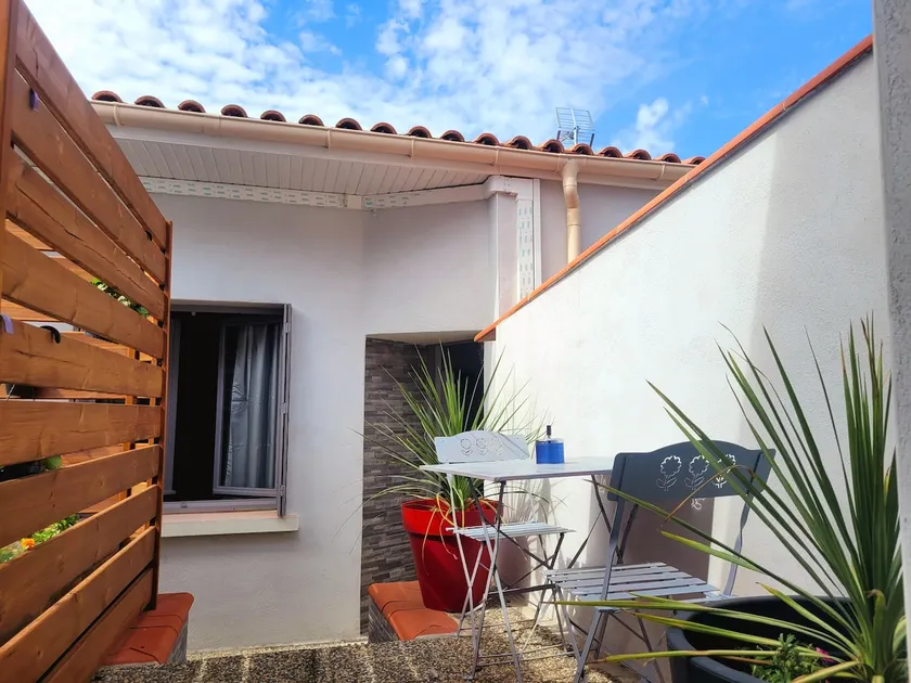 Studio with terrace (air-conditioned) - Image 1