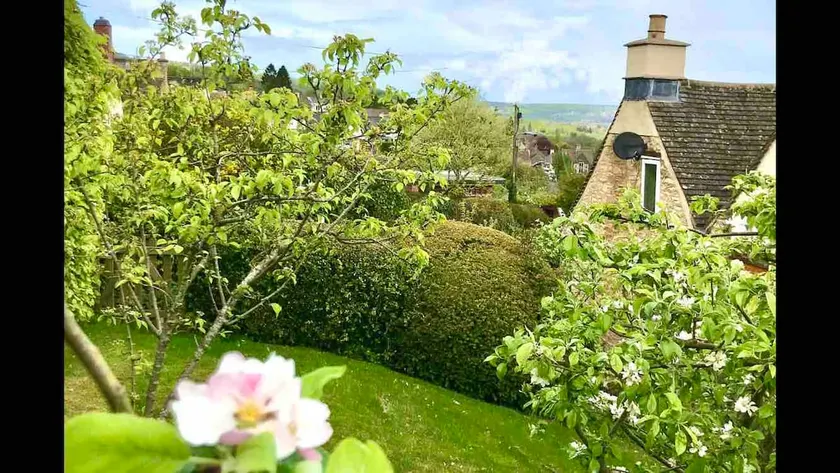 Cotswold cottage with views in Nailsworth - Image 1