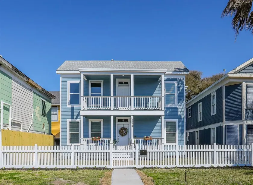 The Blue Haven House - Image 1
