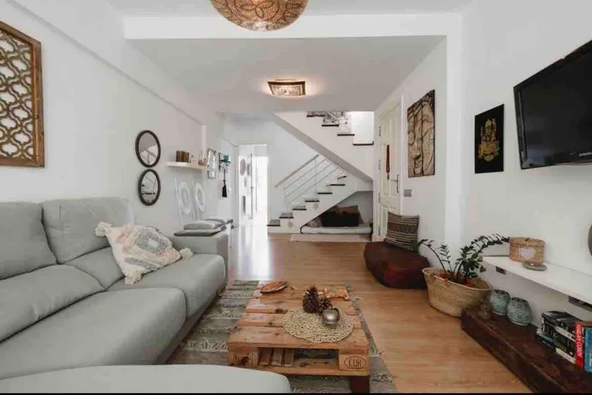 Vanessa's Little House 2 - Image 1