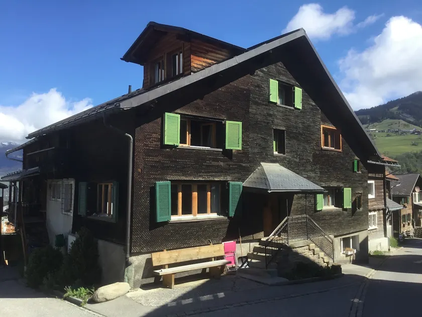 Apartment in cozy Grisons Schindelhaus - Image 1