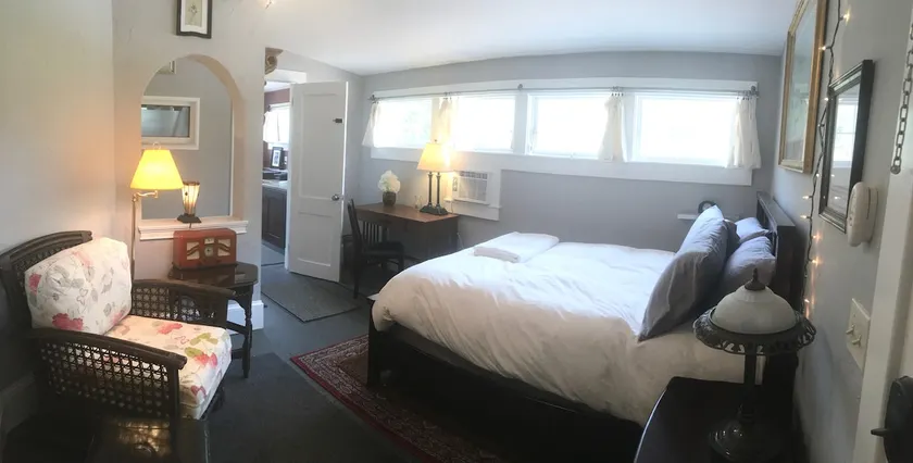 A Travelers Stateroom - Private Entrance 3M to DT - Image 1