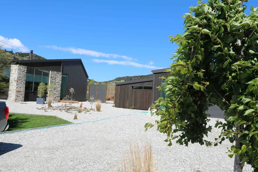 Northlake Retreat ( seperate studio unit ) - Image 1