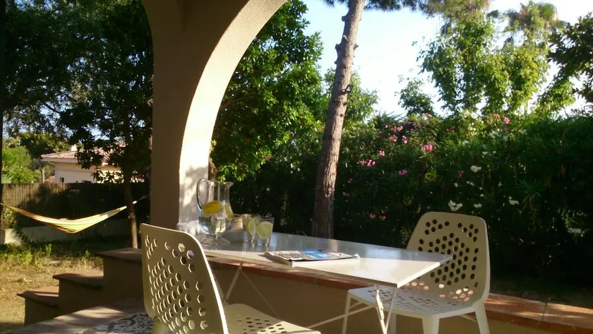 Garden-pool-beach house 20 minutes from Barcelona - Image 1