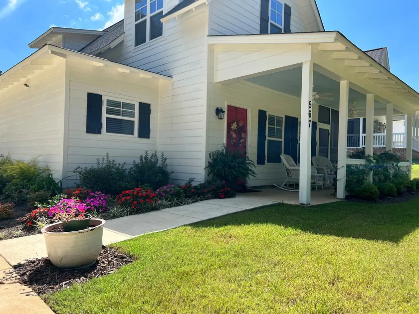 Lovely cottage style home. - Image 1