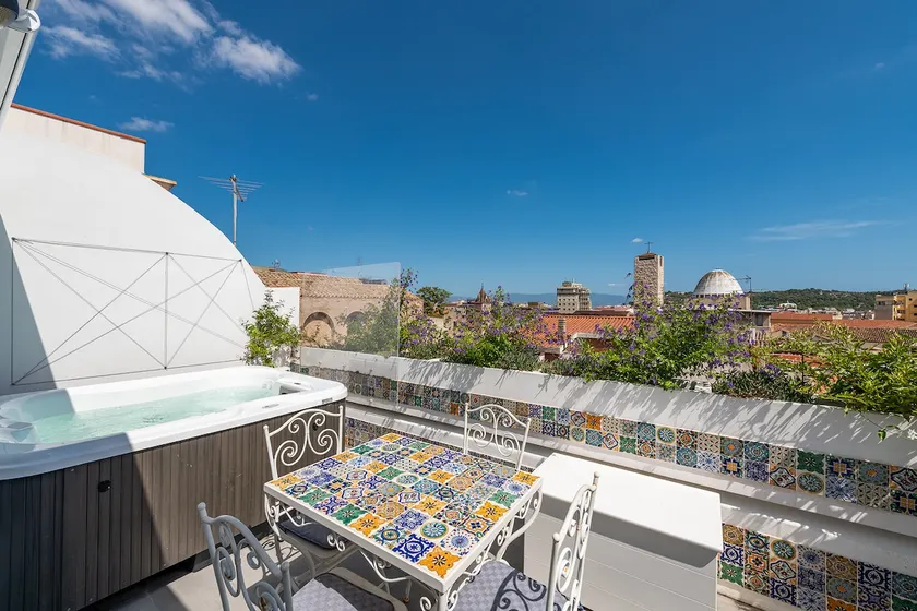 Jacuzzi and Panoramic Terrace, Cagliari - Image 1