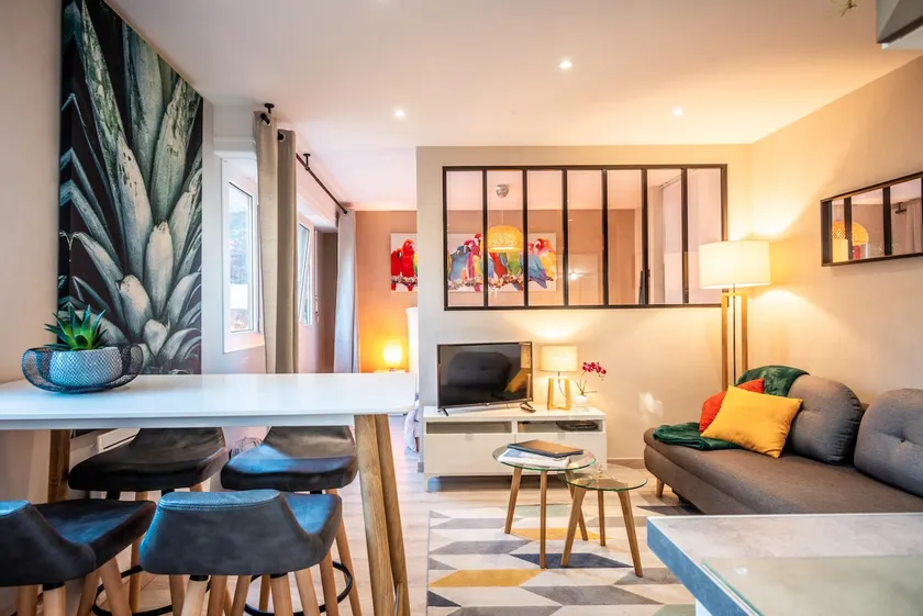 LE CHATELET- Parking Gratuit - Cosy et Design - a 10 mn de Geneve - Image 1