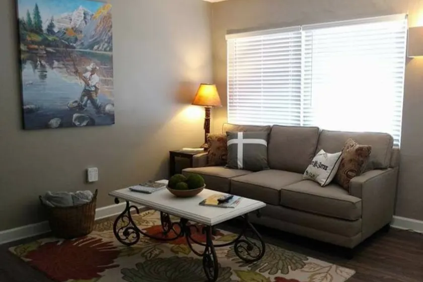 Roberts Mill Suites Small Town Vibes - Image 1