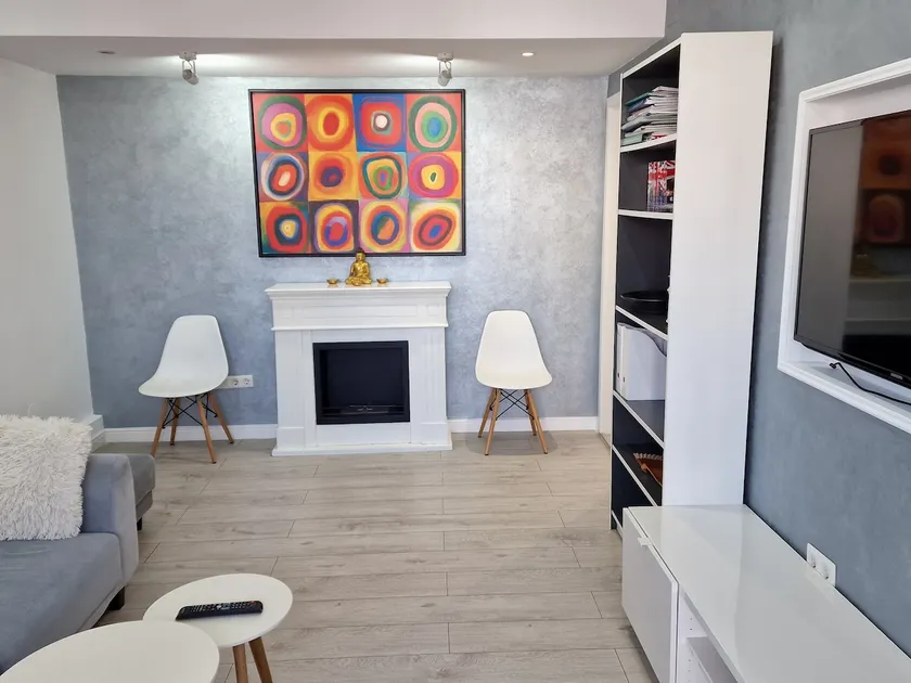 Avant-Garde Luxury private flat-newly renovated - Image 1