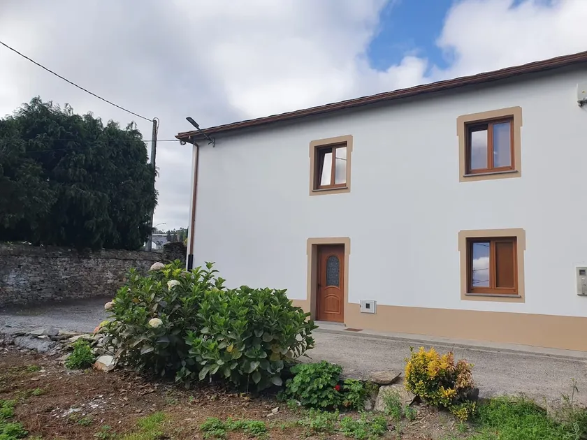Muiño dos Frades House - Image 1