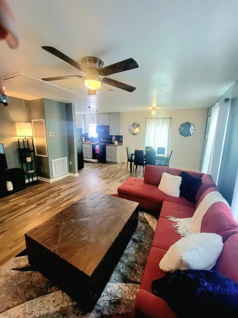 Centrally located in Bay City. - Image 1