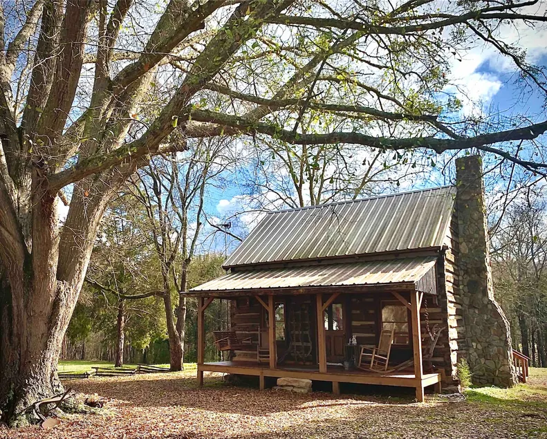 1800s Cabin on Holland Acres - Getaway or gather - Image 1