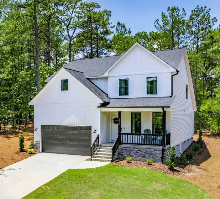 New Build! 5 Bedrooms & 3.5 Baths! 5 minutes to Golf and the Village - Image 1