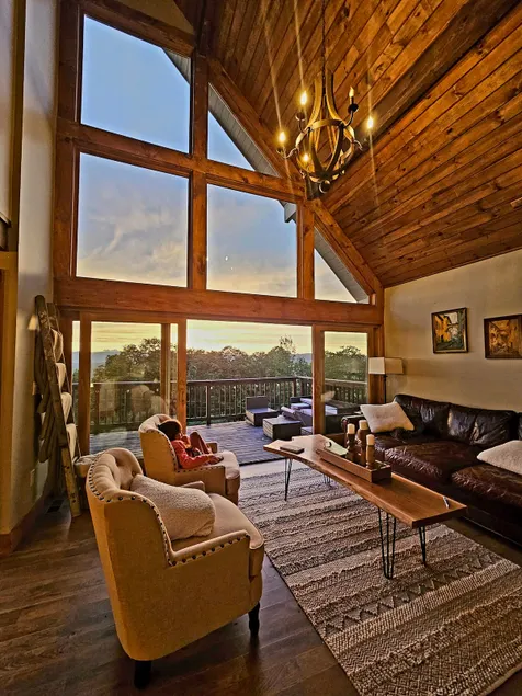Luxury VT Retreat. Breathtaking Views & Sunsets - Image 1