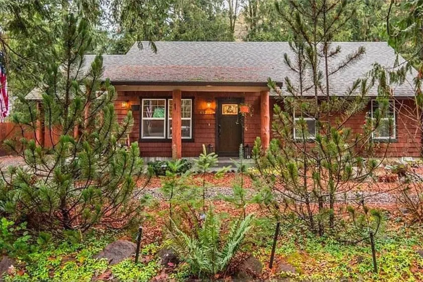 The Cabin @ Mt Hood private hot tub & shared pool! - Image 1