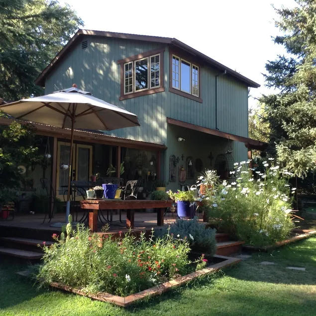 Quiet Wine Country Garden Getaway - Image 1