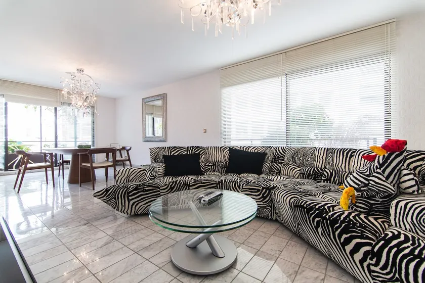 Luxury apartment in the best location of Düsseldorf - Image 1