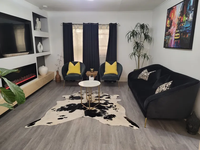 Stylish Luxe Apartment - Image 1