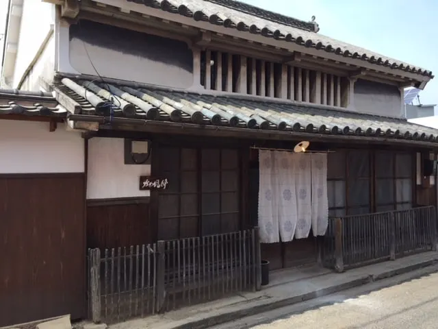 A 260-year-old soy sauce maker and a 100-year-old house collaborate to create Kamebishi-tei - Image 1