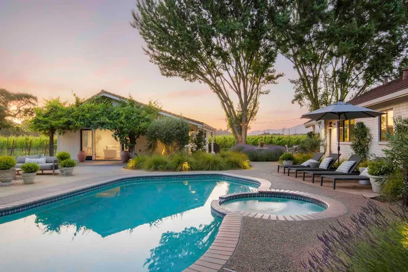 Sonoma Vineyard Home & Cottage | Walk to Wineries - Image 1