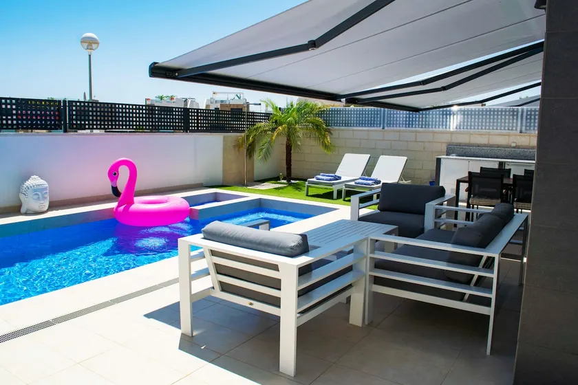 Villa with private swimmingpool & jacuzzi - Image 1