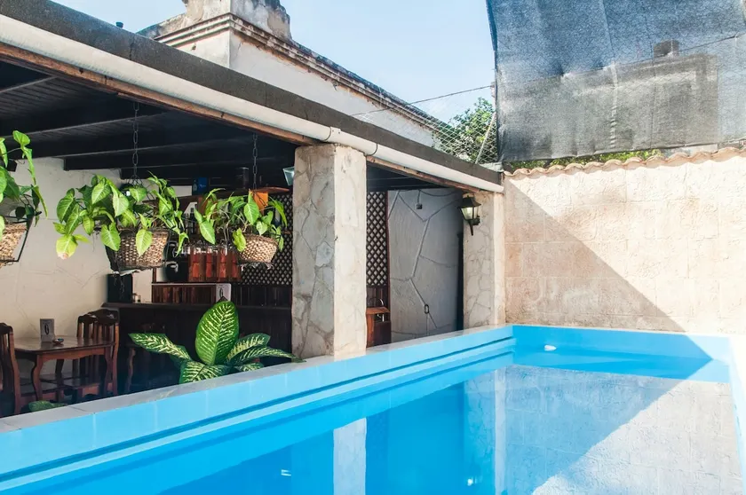 Hostal Colonial La Casita de Nicole, bar, pool, GE - Image 1