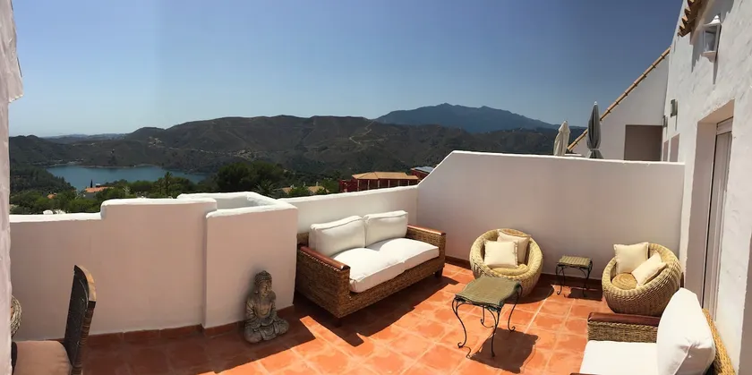 LUXURY DUPLEX WITH VIEWS. - Image 1