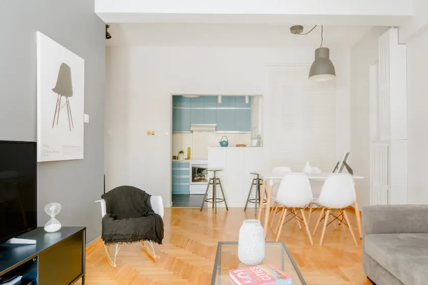 Modern Downtown Flat near the Acropolis by UPSTREET - Image 1
