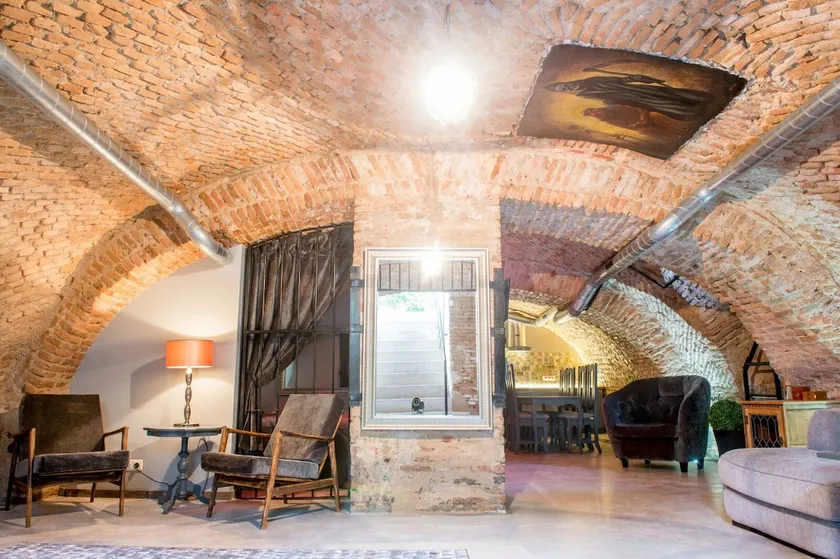 Unique Old Town Apartment - Image 1