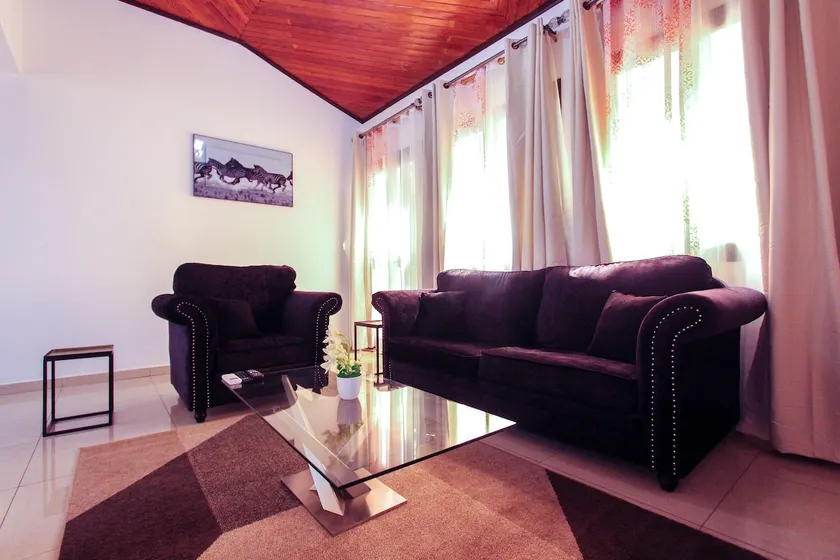 Quality and Standing 1 Bedroom Apartment in Downtown - Image 1