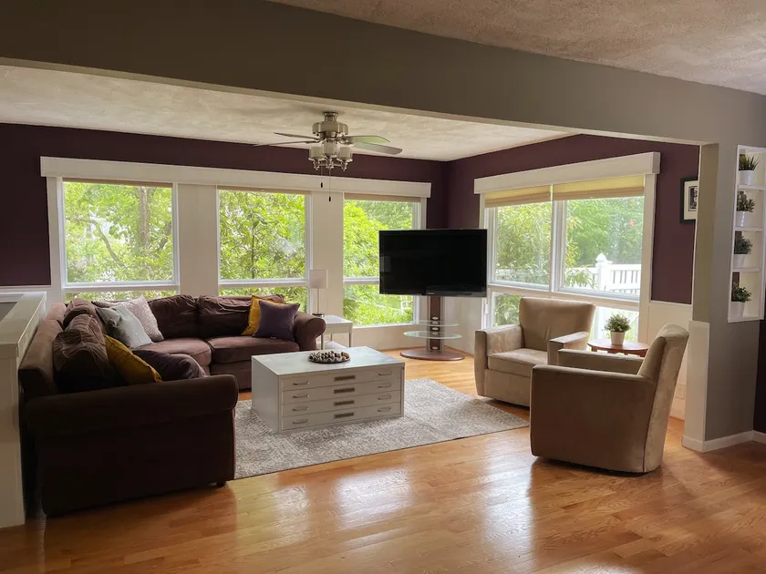 Sleeps 16! - Breaking Away to Bloomington - Image 1