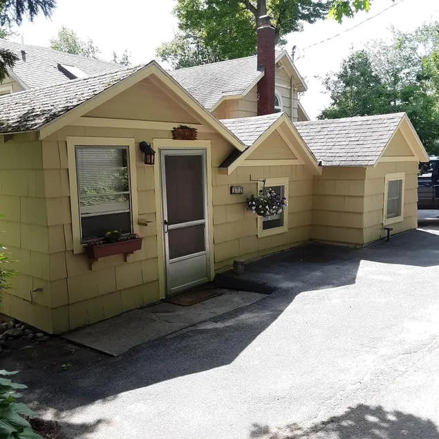 Ripley's Point Cottage on Lake George - Image 1
