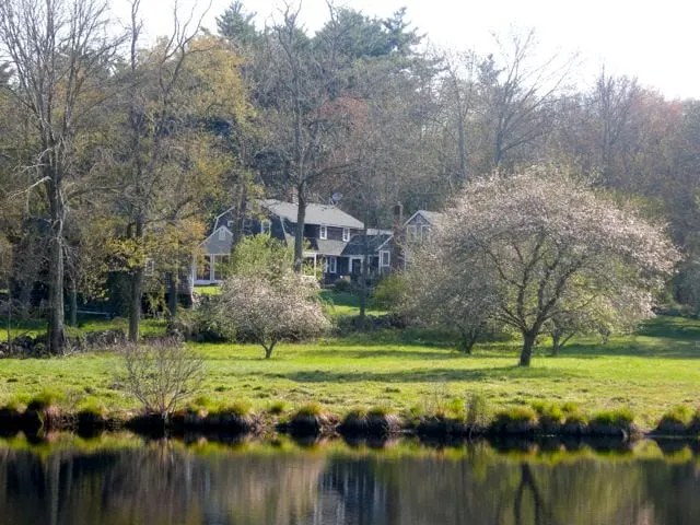 Estate with lake near beaches & Westerly - Image 1