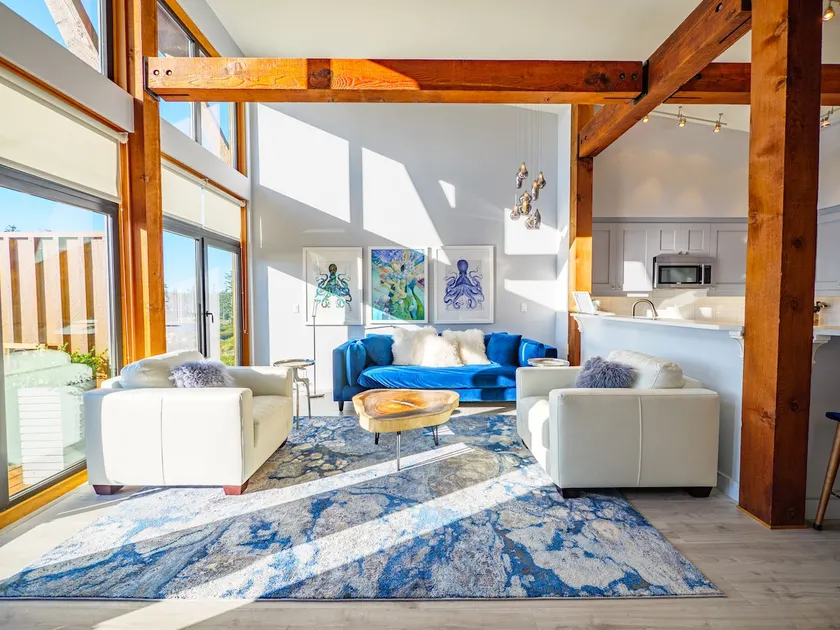 Newly Renovated 2 Bedroom Condo in The Ridge Ucluelet - Image 1