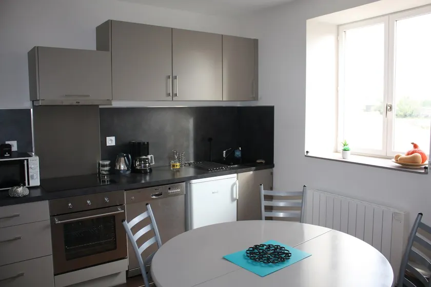 Apartment, private parking, access to garden pool in summer! - Image 1