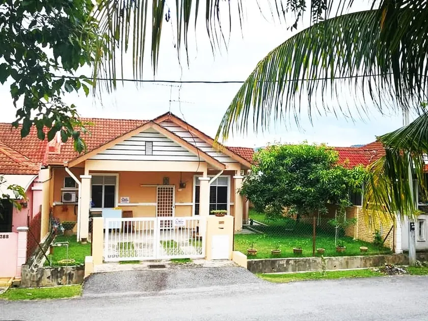 BAYU HOMESTAY MANTIN, CALM AND RELAXING - Image 1