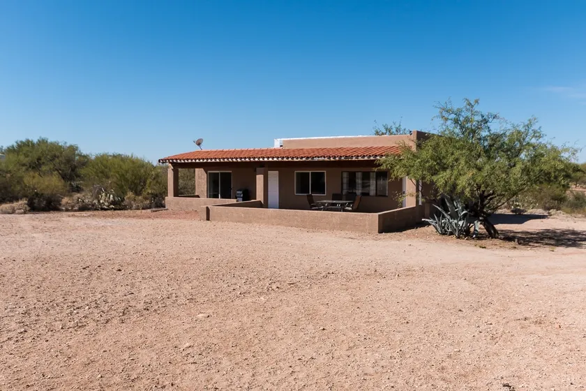 Desert Getaway 2 Bedroom Guest House - Image 1