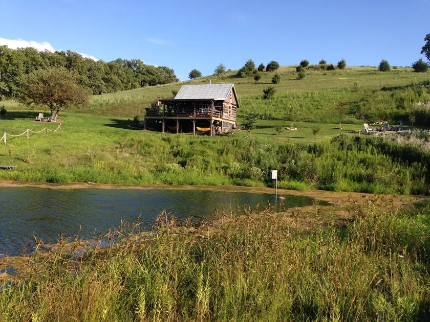 Historic 1800s Cabin Retreat on prairie w/3 ponds - Image 1