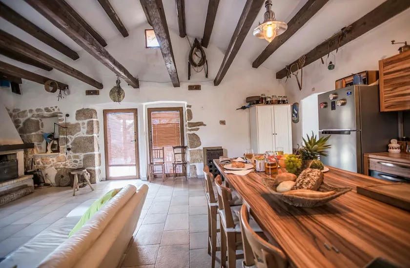 Stone house apartment, 80m2+air&stone&wood&fire - Image 1