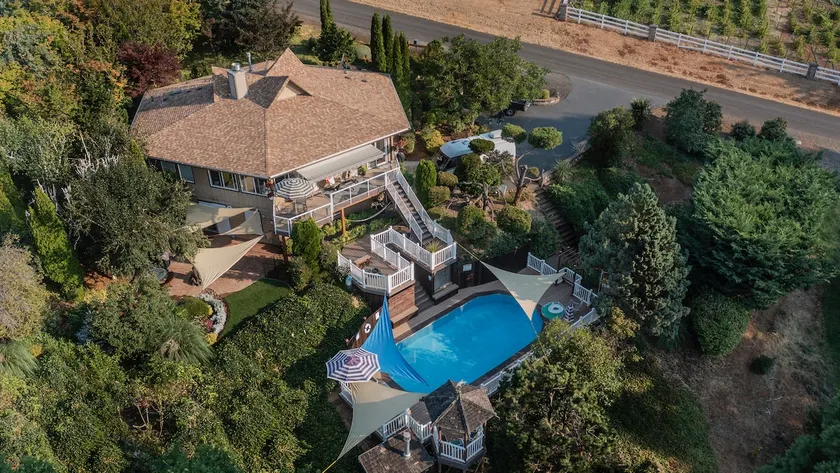 Wine Country Private Villa with Pool+Hot Tub- 3 BD - Image 1