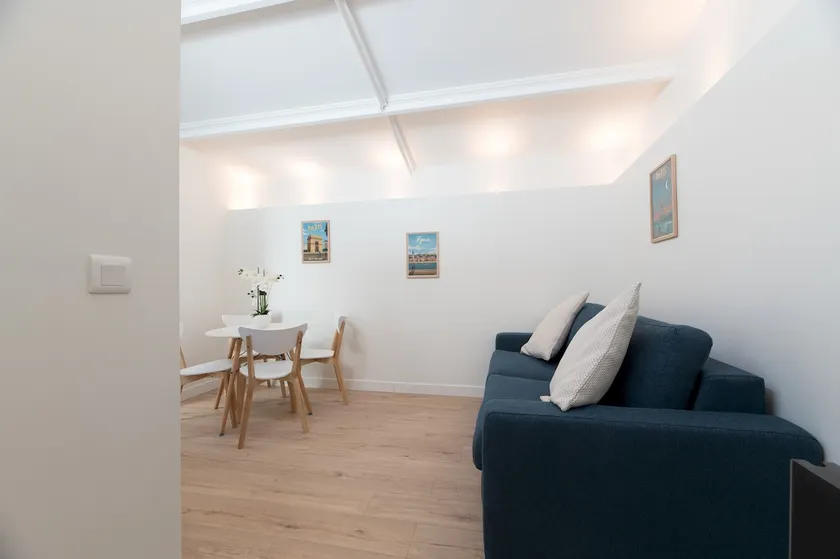 Villa Poncelet-Angel 1 bdr, A/C, Prime Location - Image 1